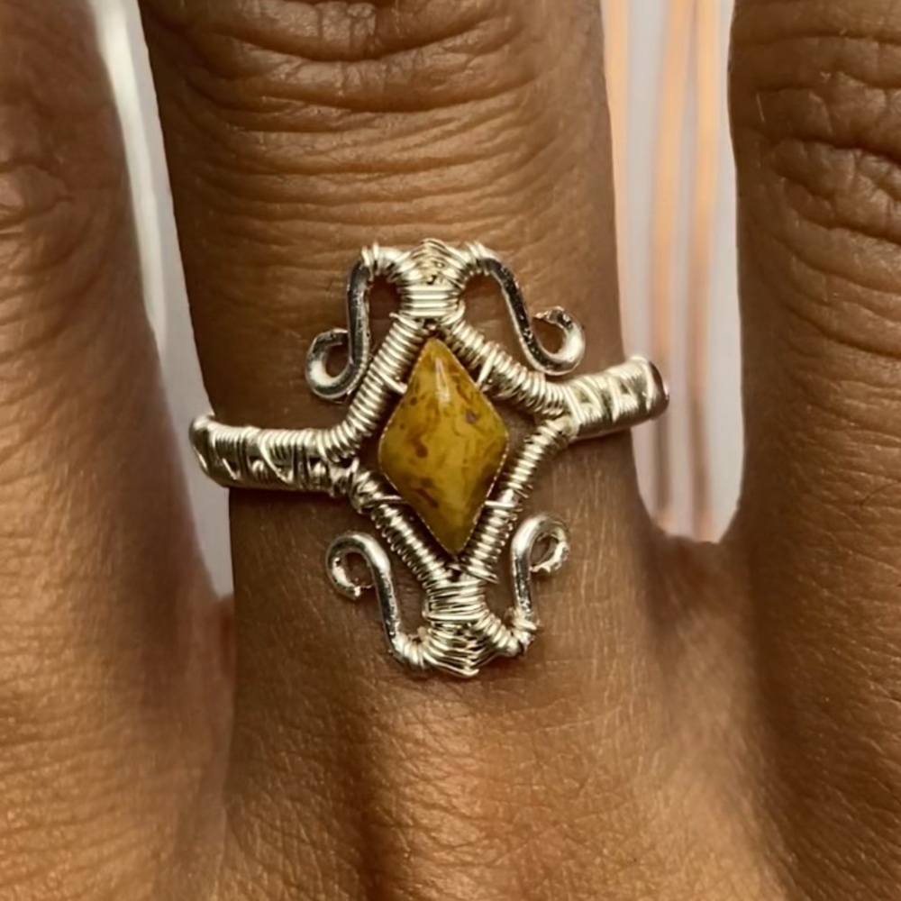 Vintage-Inspired Silver Ring with Gemstone Accents